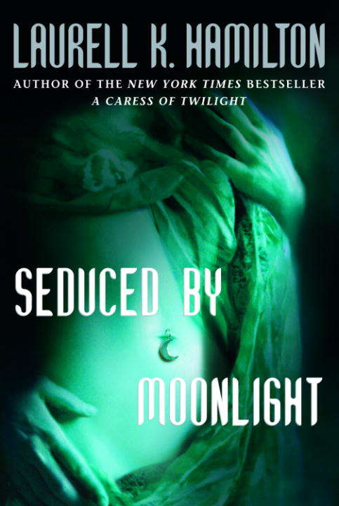 Book cover of Seduced By Moonlight (Meredith Gentry #3)