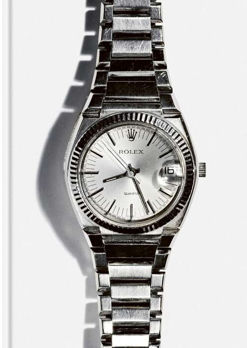 Book cover of Quartz Watches: From early quartz to the Apple watch, 90 ingenious electric watches explored