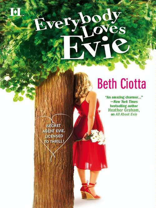 Book cover of Everybody Loves Evie