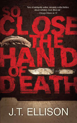 Book cover of So Close the Hand of Death (Taylor Jackson #6)