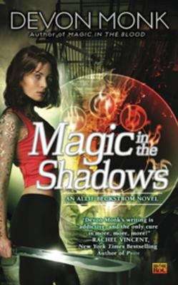 Book cover of Magic in the Shadows (Allie Beckstrom #3)