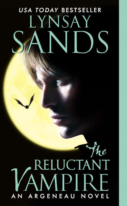 Book cover of The Reluctant Vampire (Argeneau Series #15)