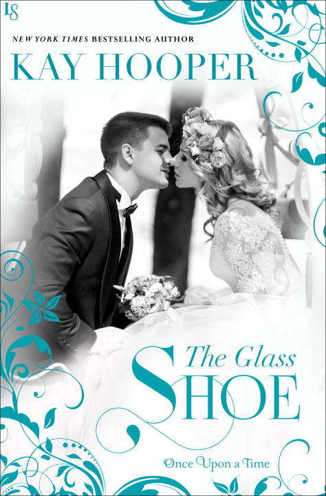 Book cover of The Glass Shoe