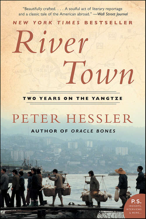 Book cover of River Town: Two Years on the Yangtze
