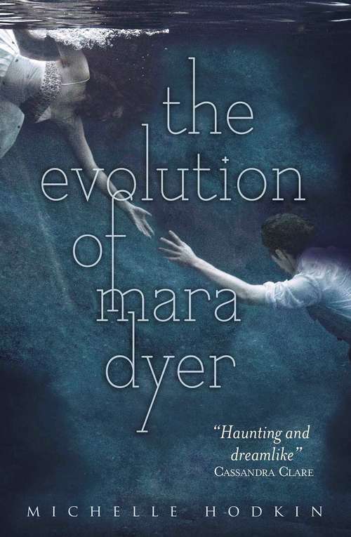 Book cover of The Evolution of Mara Dyer