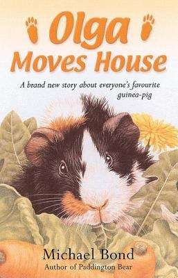 Book cover of Olga Moves House (Olga da Polga #5)