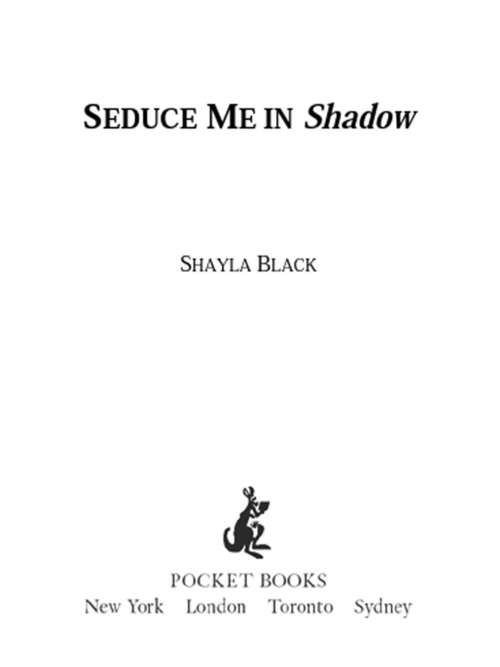 Book cover of Seduce Me in Shadow (Doomsday Brethren #2)