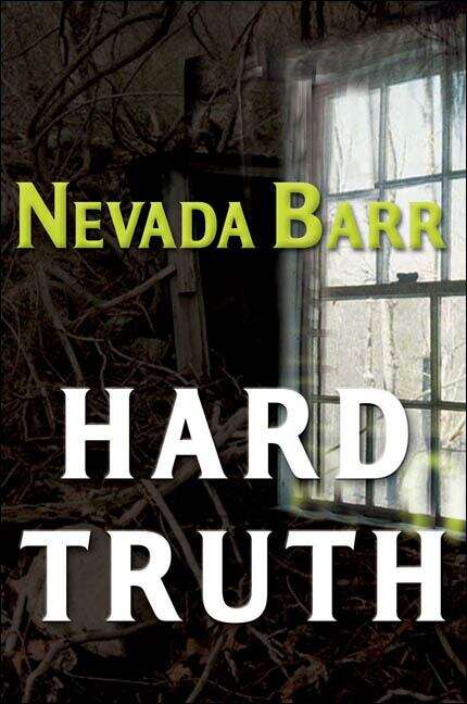 Book cover of Hard Truth (Anna Pigeon #13)