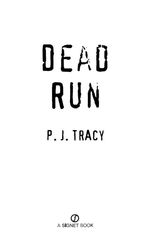 Book cover of Dead Run (A Monkeewrench Novel #3)