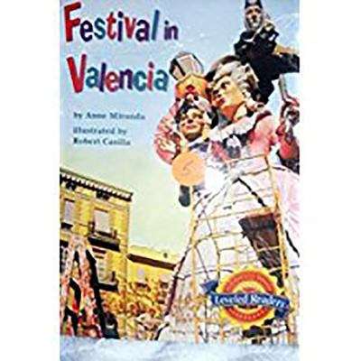 Book cover of Festival in Valencia [Grade 3]