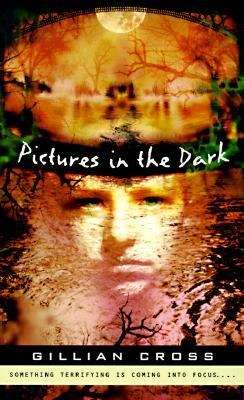 Book cover of Pictures In The Dark