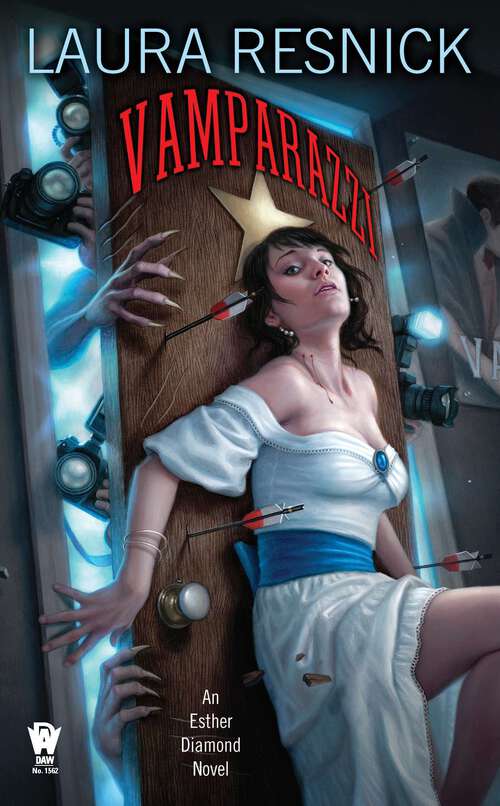 Book cover of Vamparazzi (Esther Diamond Novel #4)