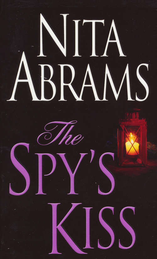 Book cover of The Spy's Kiss