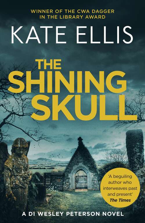 Book cover of The Shining Skull: Book 11 (Wesley Peterson Ser. #11)
