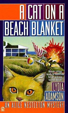 Book cover of A Cat on a Beach Blanket (An Alice Nestleton Mystery #14)