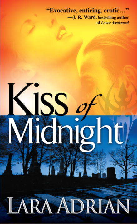 Kiss of Midnight: A Midnight Breed Novel (Midnight Breed #1)