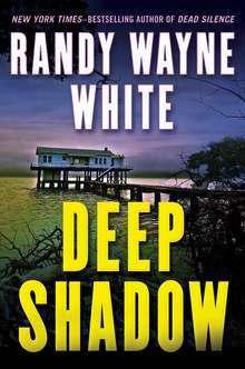 Book cover of Deep Shadow (Doc Ford #17)
