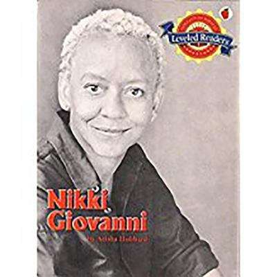 Book cover of Nikki Giovanni [Grade 5]