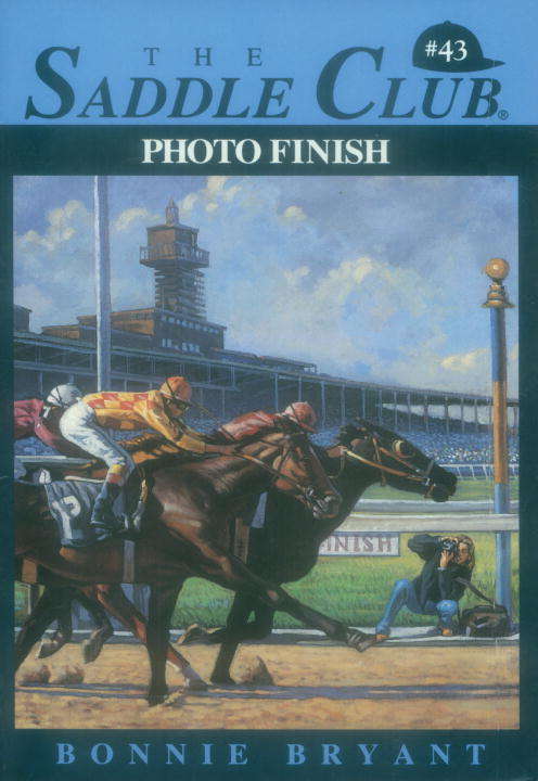 Book cover of Photo Finish (Saddle Club #43)