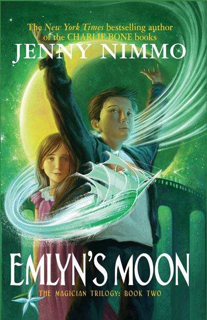Book cover of Emlyn's Moon (The Magician Trilogy #2)