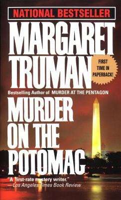Book cover of Murder On the Potomac (Capital Crimes #12)