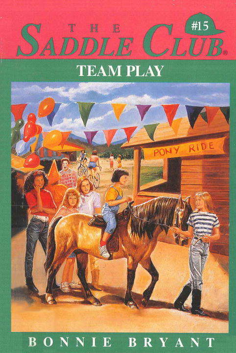 Book cover of Team Play (Saddle Club #15)