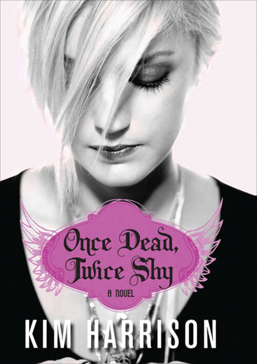 Book cover of Once Dead, Twice Shy: A Novel (Madison Avery #1)