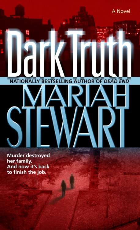 Book cover of Dark Truth (Dead #7)