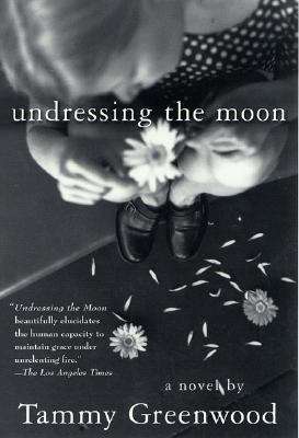 Book cover of Undressing the Moon