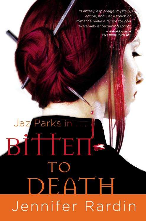 Book cover of Bitten to Death (Jaz Parks #4)