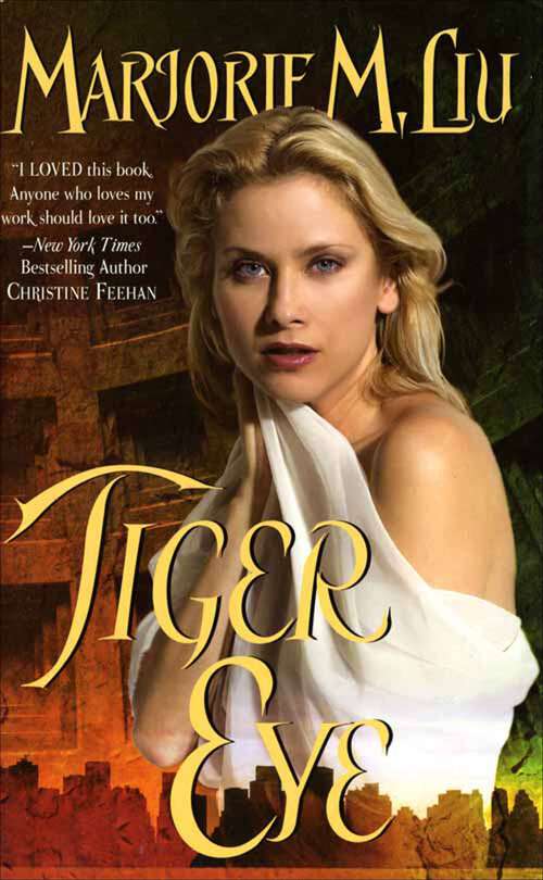 Book cover of Tiger Eye