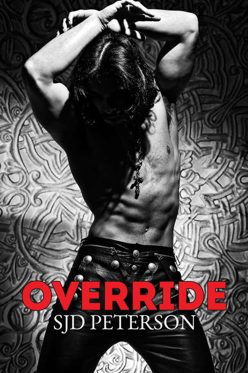 Book cover of Override (The\underground Club Ser. #1)