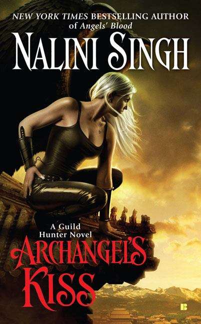 Book cover of Archangel's Kiss (Guild Hunter, Book #2)